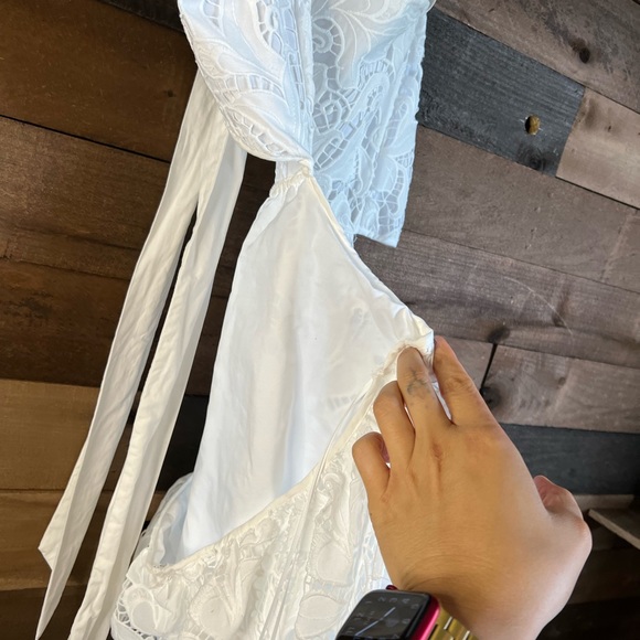 White dress - Picture 2 of 5